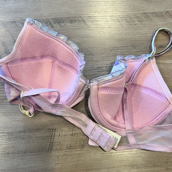 Lejaby Pastel Floral Underwire Bra — Lavender and Light Pink - Picture 2 of 4
